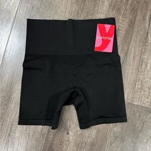 Yummie Black shapewear biker shorts size small BNWT